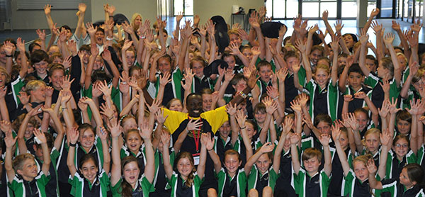 Felix with Unity College students in Caloundra in Queensland